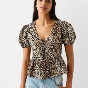 Bershka Fiyonk Detaylı Kısa Kollu Leopar Gömlek ABBRS1037
