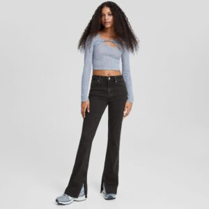 Bershka Straight Fit Flare Yırtmaç Detaylı Jean Pantolon ABBRS3008
